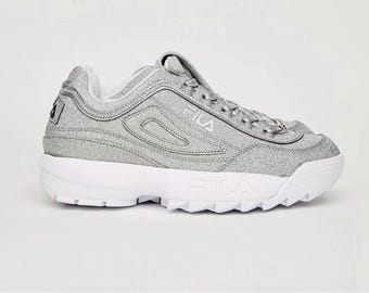 Zapatillas deportivas FILA Disruptor 2 Made in Italy con plataforma plateada brillante, talla 7.5 para mujer (exclusivas).