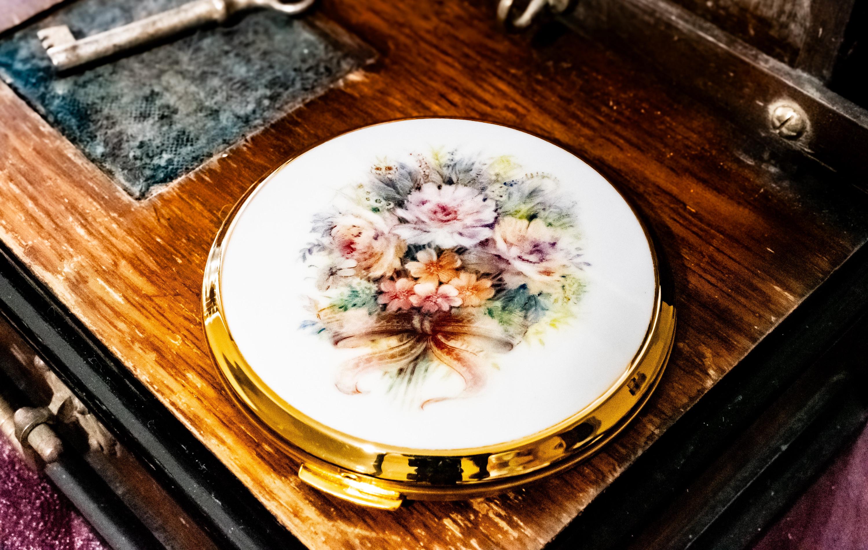 Stratton Vintage Compact in Box - Etsy