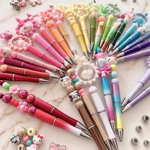 Kit de bolígrafos para decorar con cuentas – Incluye 2 bolígrafos, conjunto aleatorio. Decora tus propios materiales para manualidades.