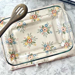 Large Hot Pad, fits 9x 13 casserole dish, Quilted Insulated Trivet, Kitchen Accessory