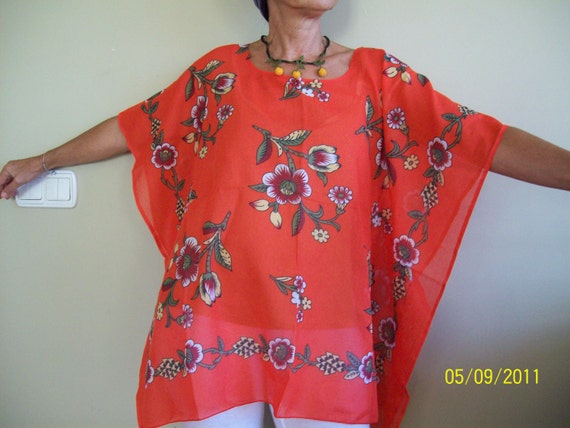 Free-size/plus size poncho-tunic - kimono top made of traditional cotton material from Turkey - boho beach cover up- floral casual