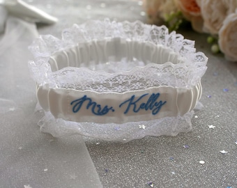 Giartiera da sposa personalizzata in pizzo avorio, giartiera da matrimonio personalizzata con ricamo del nome, regalo "Qualcosa di blu" per la sposa
