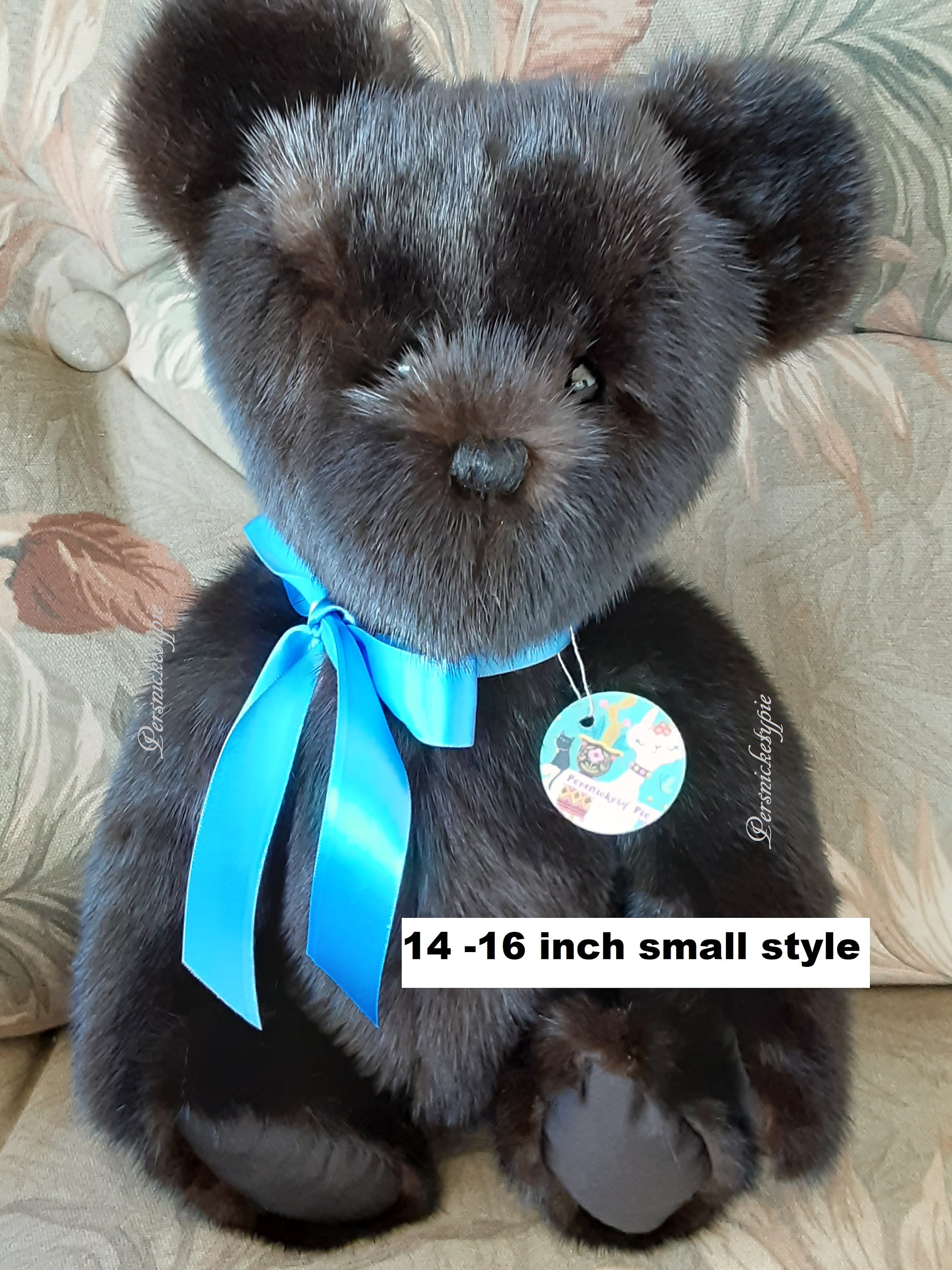 Making teddy bears online from fur coats