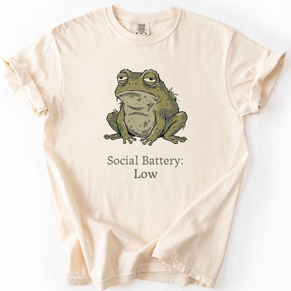 Funny Frog Shirt | Social Battery Low Tee | Introvert Humor T-Shirt | Antisocial Funny Animal Shirt | Gift for Introverts