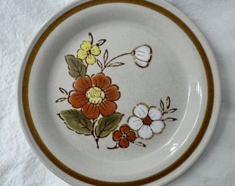 Vintage Floral Plate: Candle Holder, Trinket Dish, Cozy Nostalgic Charm
