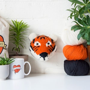 Mini Tiger Head Knitting Kit image 7