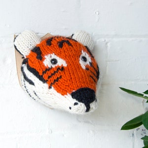 Mini Tiger Head Knitting Kit image 9