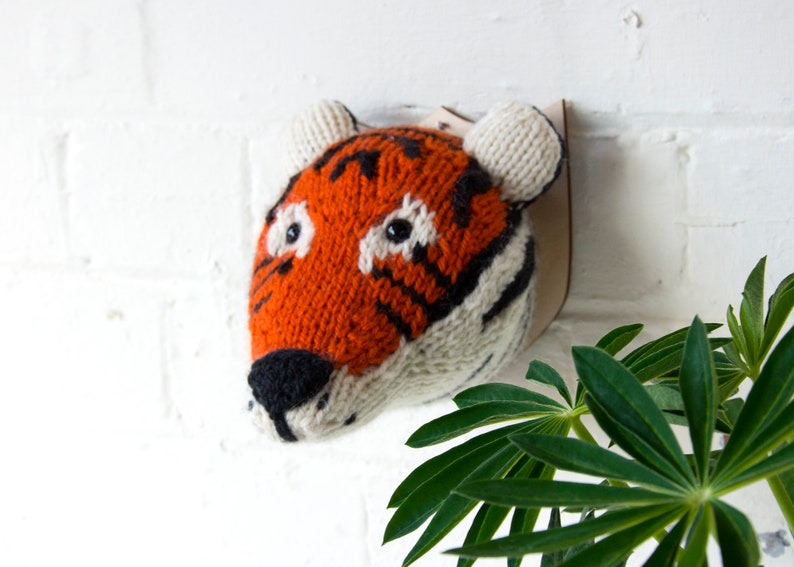 Mini Tiger Head Knitting Kit image 10