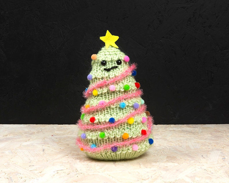 Christmas Tree Knitting Kit Set of Three 画像 5