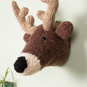 Giant Deer Head Knitting Kit image 6