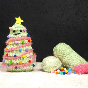 Christmas Tree Knitting Kit Set of Three Light Green