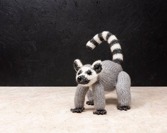 Alicia the Lemur - Knitting Kit