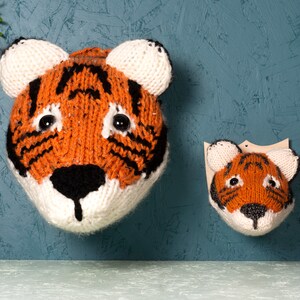 Mini Tiger Head Knitting Kit image 4