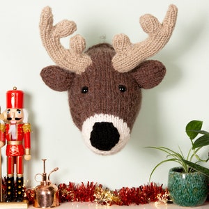 Giant Deer Head Knitting Kit image 7