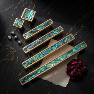 Tiradores de latón macizo con incrustaciones de abulón | Tiradores únicos para cajones | Pomos para cómodas | Herrajes de lujo para armarios | Tiradores de cocina de concha natural