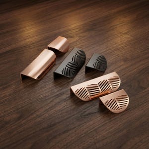 Tirador minimalista con borde de hoja | Tirador moderno negro y dorado para armarios | Herrajes de perfil contemporáneo para cajones de cocina, cómoda y muebles