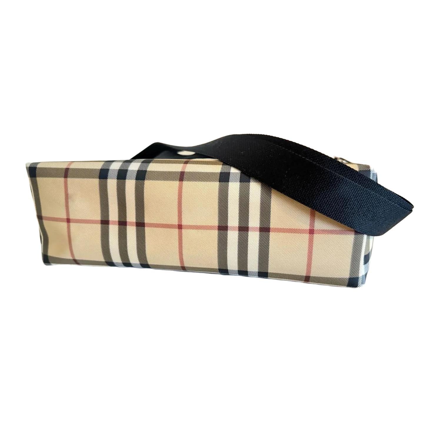 Burberry Classic Nova Check Messenger Bag image 10