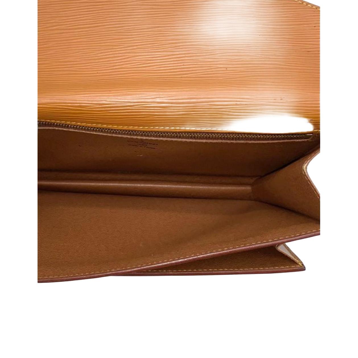 Louis Vuitton Serie Dragonne Clutch image 8