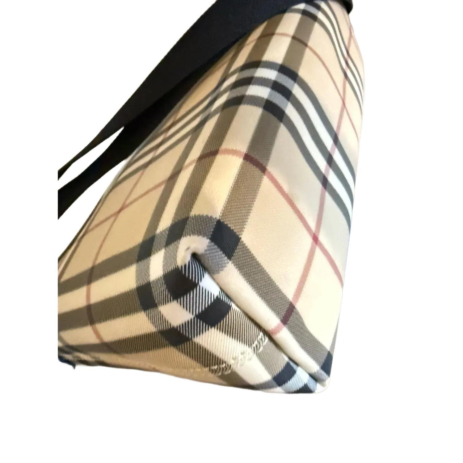 Burberry Classic Nova Check Messenger Bag image 7