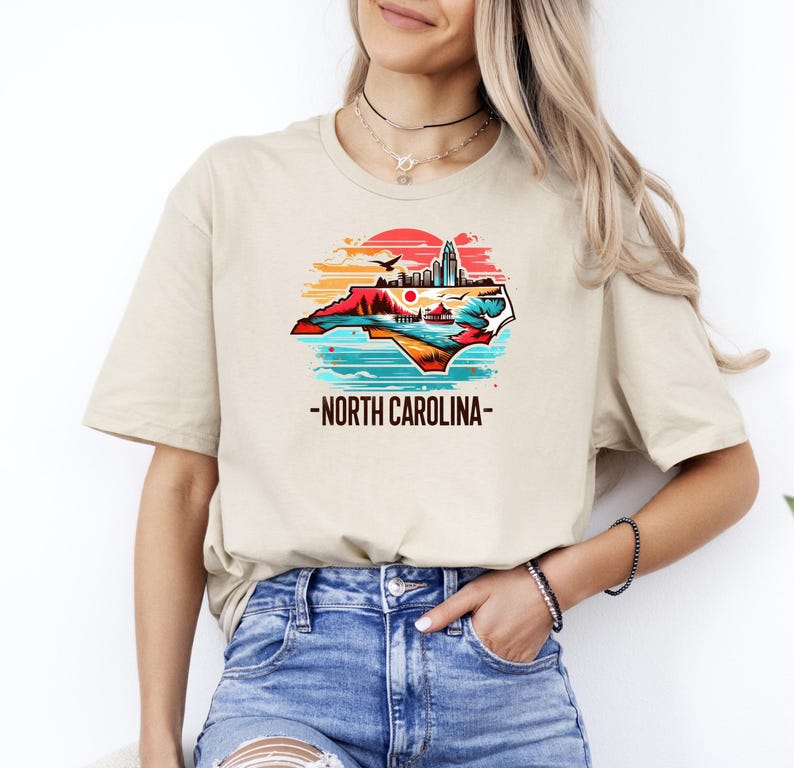 North Carolina Shirt, North Carolina Map T-Shirt, North Carolina Pride Tee, North Carolina State Shirt, North Carolina Vacation Tee imagem 2