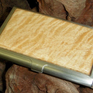 CURLY MAPLE Tarjetero Acero Inoxidable - Tarjeteros - Regalo para papá - Regalo para mamá, Regalo para el Novio, Regalo Corporativo, Unisex