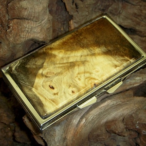 Pastillero de 7 días Buckeye Burl - Organizador de pastillas - Compartimento para pastillas - Estuche para pastillas - Regalo para el novio - Menta - Estuche para regalo para papá - Estuche para pastillas de madera