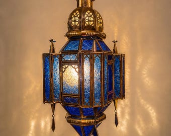 Lampada a sospensione marocchina blu fatta a mano, in ottone, stile boho.