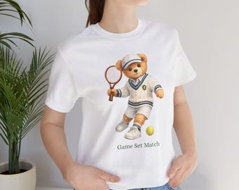 T-shirt con orsetto tennista / Maglietta vintage preppy con grafica a tema tennis