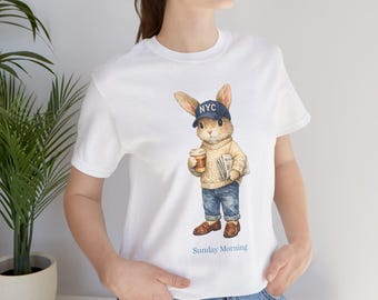 Maglietta NYC Coffee Bunny / Chad il coniglietto con maglione e berretto / Domenica mattina