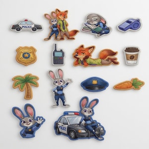 Könnte beinhalten: Eine Sammlung von aufgestickten Aufnähern mit Figuren und Elementen aus dem Animationsfilm "Zoomania". Enthält Judy Hopps, Nick Wilde, Polizeiauto, Abzeichen, Karotte, Palme und andere Designs.