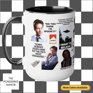Puede incluir: Taza de cerámica blanca con asa e interior negros. La taza presenta imágenes de personajes y citas de un programa de televisión, incluidas las frases "I Want to Believe" y "Do you think I'm Spooky?"