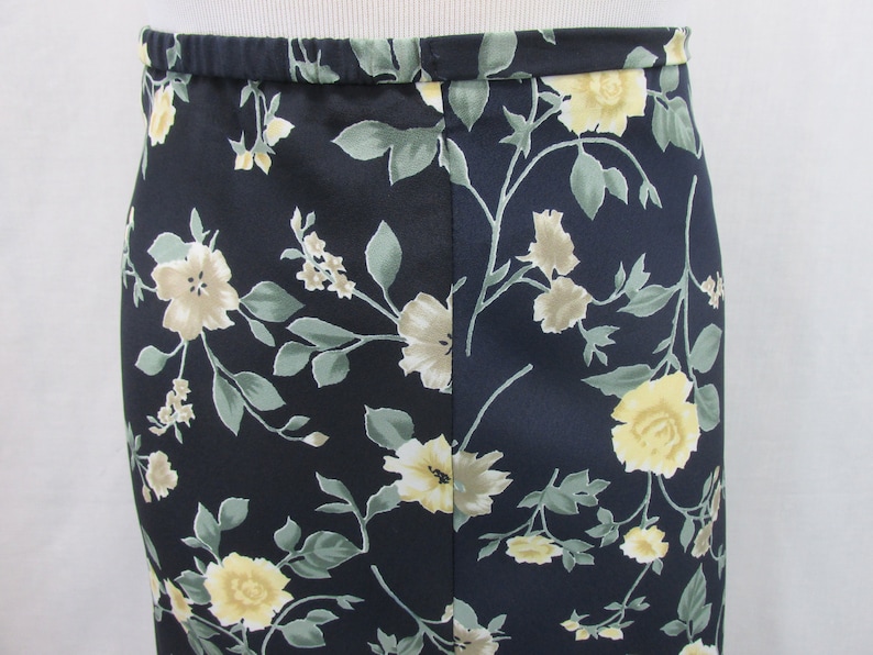 Vintage clothing,floral maxi skirt,size Large womens,yellow roses fast ship navyblue,flare swing skirt,90s,Made in USA,long summer skirt