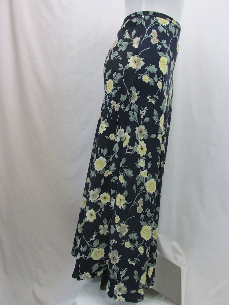 Vintage clothing,floral maxi skirt,size Large womens,yellow roses fast ship navyblue,flare swing skirt,90s,Made in USA,long summer skirt