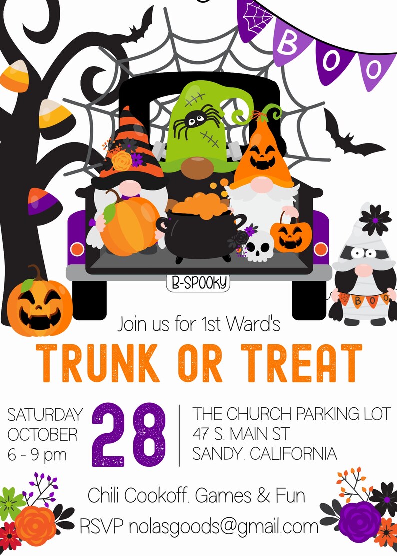 Może przedstawiać: Zaproszenie na imprezę Trunk or Treat w sobotę, 28 października, w godzinach od 18:00 do 21:00. Impreza odbędzie się na parkingu kościoła, 47 S. Main St, Sandy, Kalifornia. Zaproszenie zawiera rysunkową ilustrację gnom&oacute;w w ciężar&oacute;wce ozdobionej na Halloween. Na ciężar&oacute;wce widnieje napis "B-Spooky". Zaproszenie zawiera r&oacute;wnież tekst "Chili Cookoff. Games & Fun" oraz "RSVP nolasgoods@gmail.com".