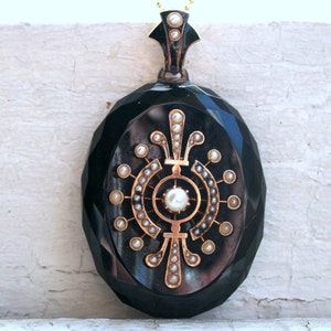 Antique Victorian 14K Yellow Gold Pendant Locket with Onyx, Pearls, and Enamel. image 2