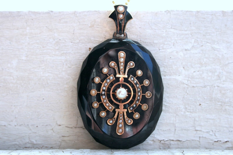 Antique Victorian 14K Yellow Gold Pendant Locket with Onyx, Pearls, and Enamel. image 2