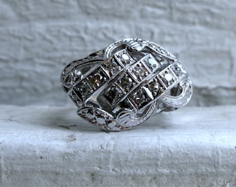 Vintage 14K White Gold Cluster Diamond Ring -0.24ct.