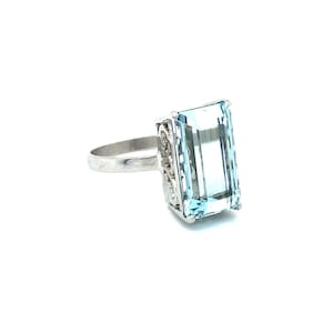 Vintage Aquamarine Solitaire Ring Engagement Ring in 18K White Gold - 6.00ct.
