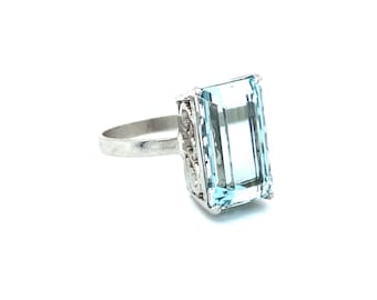 Vintage Aquamarine Solitaire Ring Engagement Ring in 18K White Gold - 6.00ct.