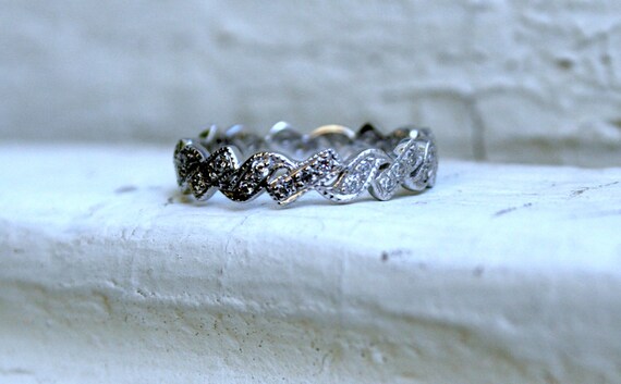 Vintage Platinum Diamond Wedding Band. - image 3