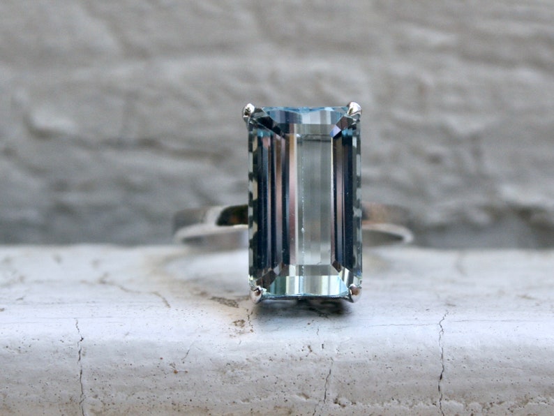 Vintage Aquamarine Solitaire Ring Engagement Ring in 18K White Gold 6.00ct. image 5