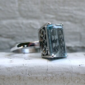 Vintage Aquamarine Solitaire Ring Engagement Ring in 18K White Gold 6.00ct. image 4