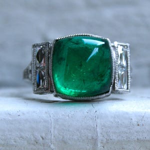 Platinum Art Deco Stijl Sugarloaf Emerald en Diamond Ring Verlovingsring Trouwring. afbeelding 2