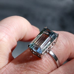Vintage Aquamarine Solitaire Ring Engagement Ring in 18K White Gold 6.00ct. image 9
