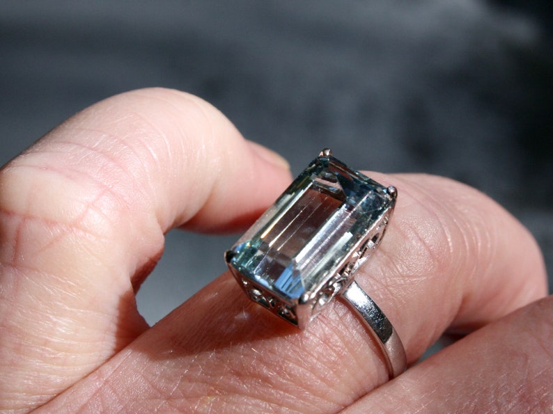 Vintage Aquamarine Solitaire Ring Engagement Ring in 18K White Gold 6.00ct. image 9