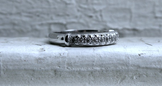Vintage 14K White Gold Diamond Ring Wedding Band - 0.24ct.