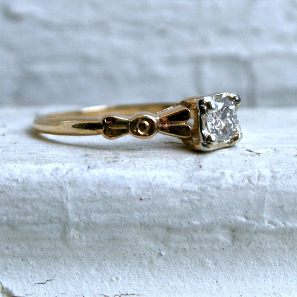 Pretty Floral Vintage 14K Yellow Gold Diamond Engagement Ring - 0.30ct.