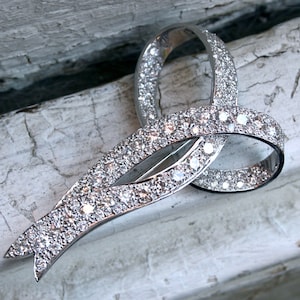 Large Amazing Retro Diamond Bow Pin/Pendant - 10.05ct.