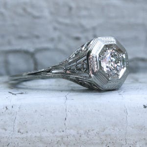 Vintage Filigree 18K White Gold Solitaire Diamond Engagement Ring - 0.40ct.