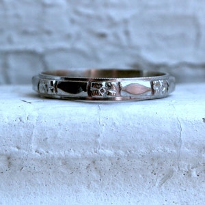 Etched Vintage 14K White Gold Wedding Band.